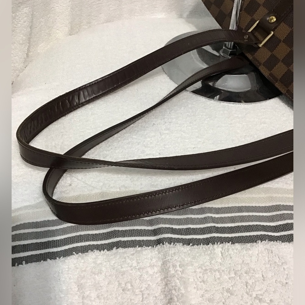Louis Vuitton Bag - Picture 10 of 16